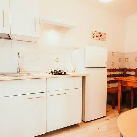 Apartment Monna Lisa - Lakeside Leisure & Business